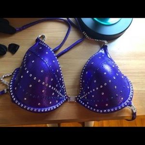 STUNNING Purple figure suit top 32/34DD
